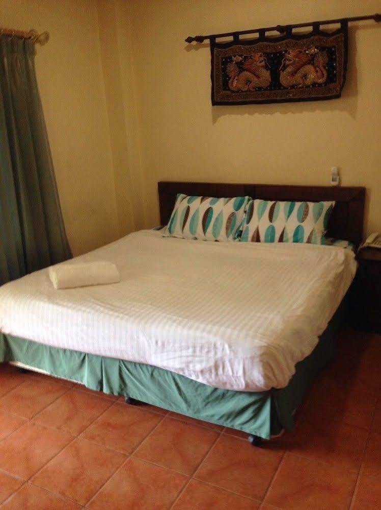 Hotel The Irish Clock Udon Thani Exterior foto